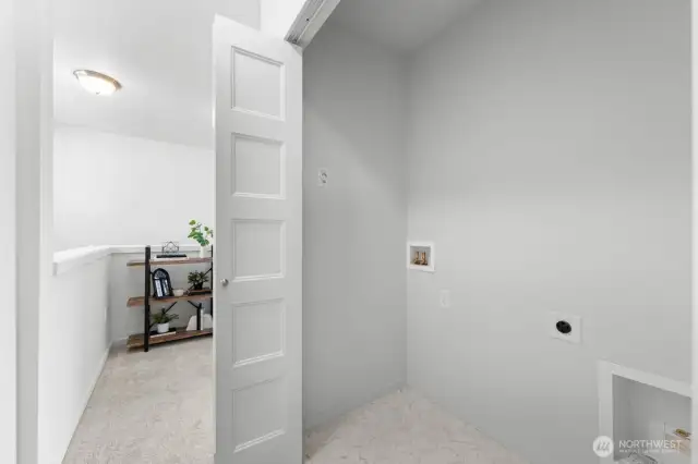 Photographs are for illustrative purposes only. Features, finishes, interior/exterior colors, landscaping and floorplan shown may vary from actual homes built.
