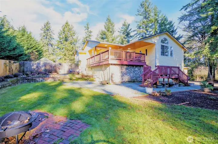 Another view of this beautiful home and setting.