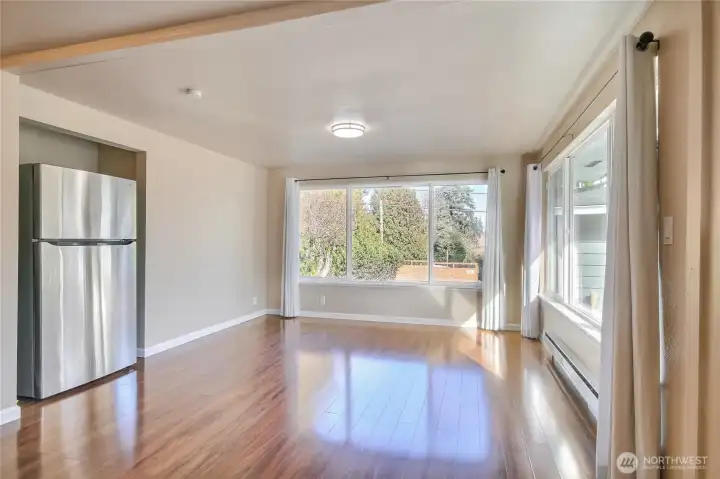 Light filled living area in the 2nd unit