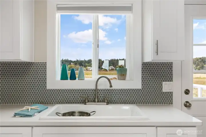 Great territorial view out the Kitchen window