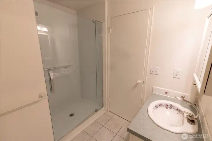 3/4 bath with new shower