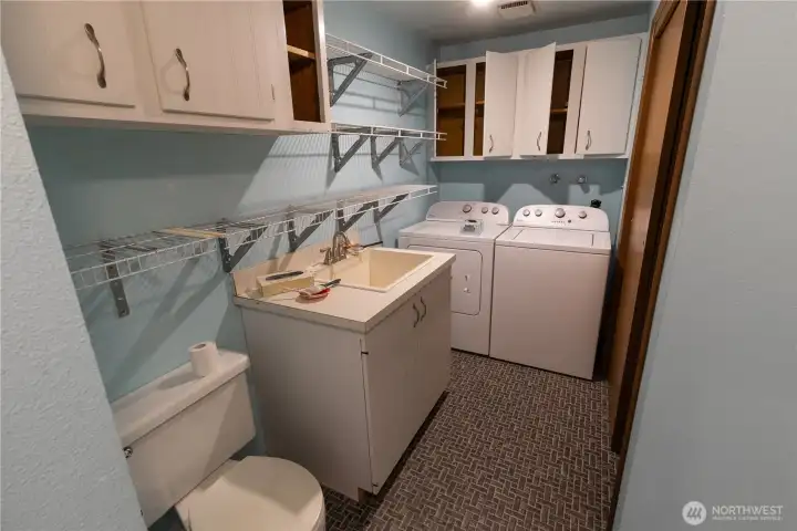 1/2 bath and laundry room