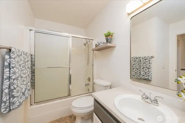 New Mirror and lighting.