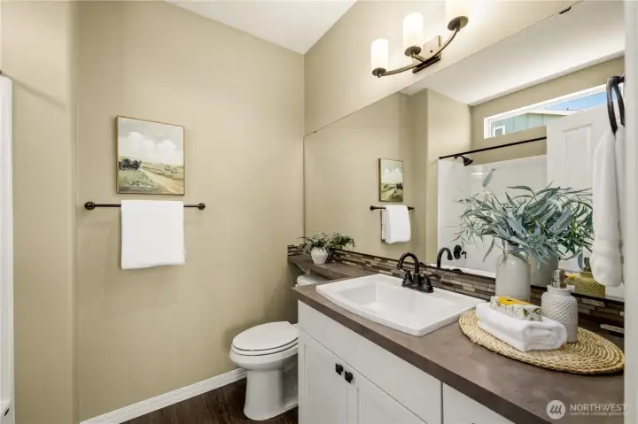 Guest bathroom.