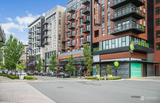 The Village at Totem Lake - restaurants, shopping, groceries - just minutes away!