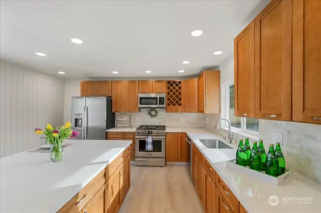 Kitchen with quartz counters