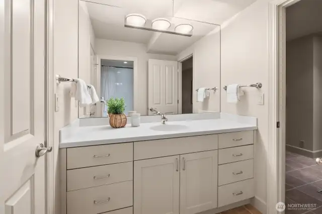A three-quarter private bath, perfectly designed for guests, providing both convenience and comfort.