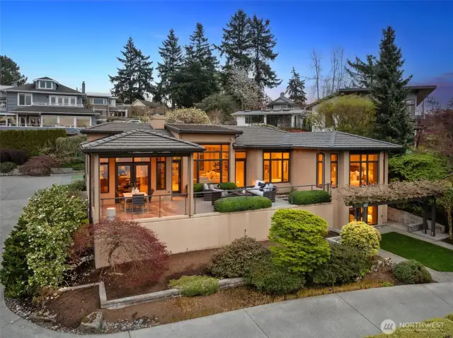 Soaring views, expansive decks, and a prime location just minutes from vibrant downtown Kirkland.