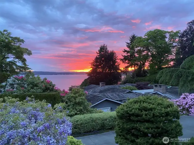 Gracious sunsets and year-round views offer a daily display of natural beauty, bringing a sense of peace and quiet elegance to the home