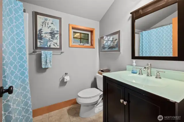 2nd full bath on the 2nd floor.