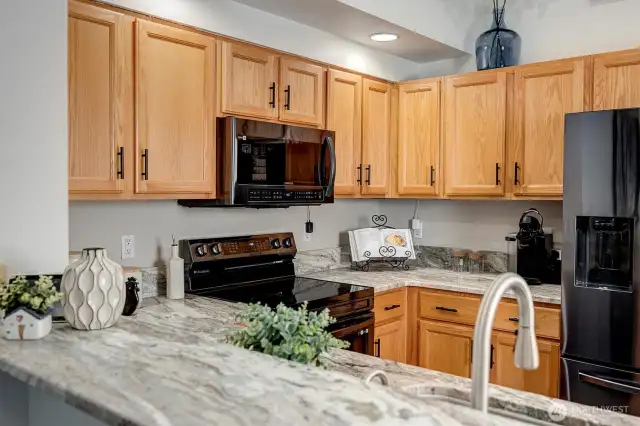 Gorgeous, brand new granite countertops