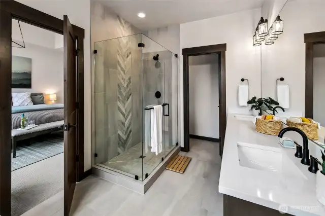 Luxurious Primary bathroom