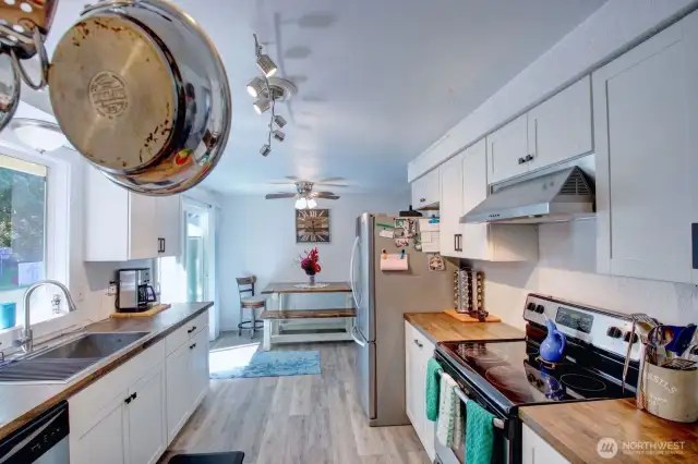 Kitchen and designated dining room (Unit B)