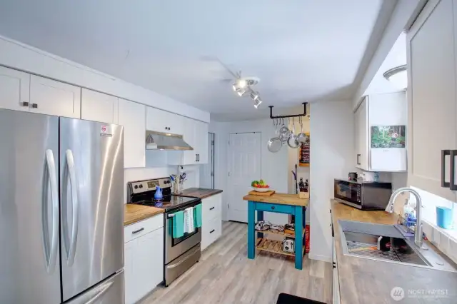 Kitchen (Unit B)