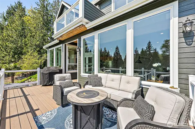2nd deck is very large, great for outdoor entertaining.