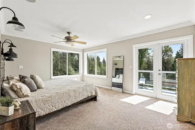2nd floor Primary Suite w/private balcony