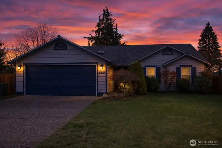 Twilight at this beautifully maintained rambler in Mukilteo School District!