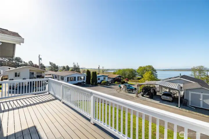 Front deck facing SW