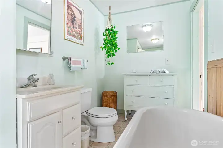 Bathroom looking north