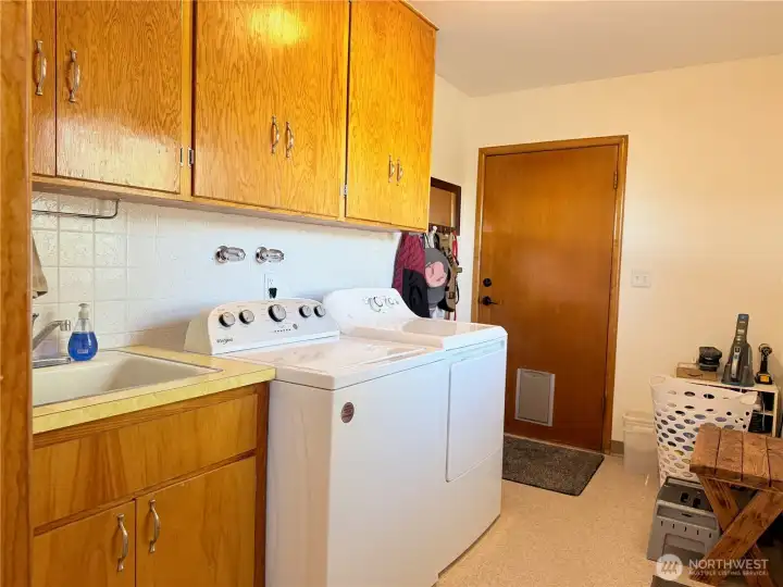 Utility/laundry area off kitchen