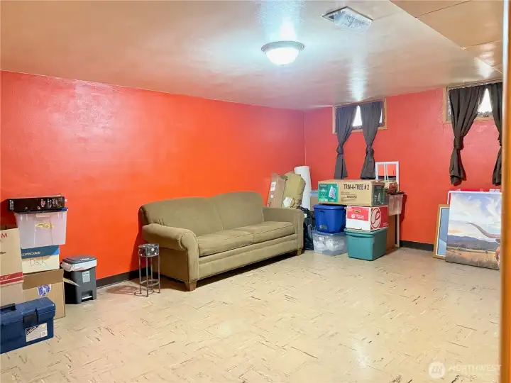 Large basement rec room with flexible use options