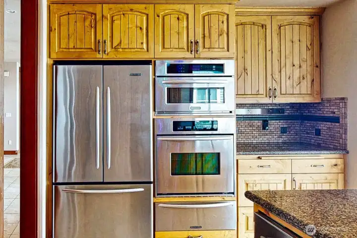 More of the KitchenAid suite and a coffee bar niche.