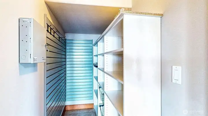 Plus, a hand pantry.