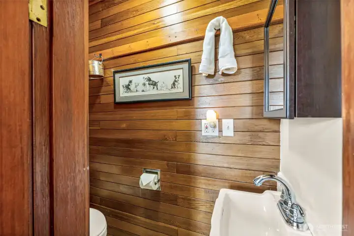 Upper 1/2 bath