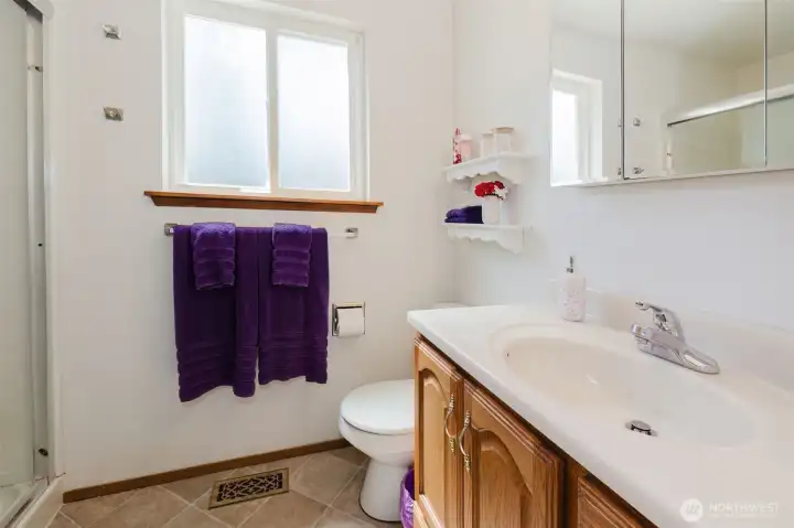 Primary ensuite is 3/4 bathroom Primary ensuite is 3/4 bathroom