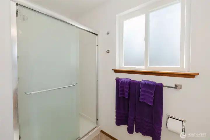 Primary ensuite is 3/4 bathroom Primary ensuite is 3/4 bathroom