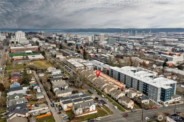 Located conveniently just above downtown Tacoma, UW Tacoma and close to the light rail!