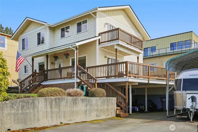 Multiple view decks.  RV parking too!
