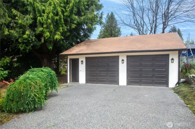 Garage/shop area