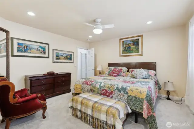 Master Bedroom Picture #2