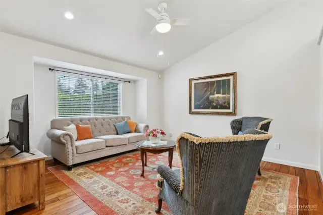 Living Room Picture #1