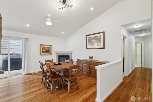 Dining Room Picture #1