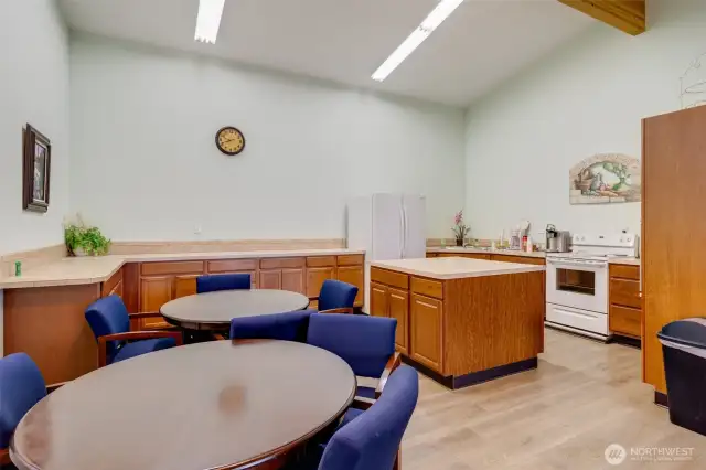 Clubhouse kitchen and dining area make hosting community events a breeze