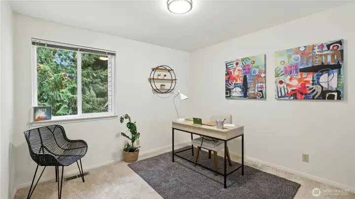 Enjoy this versatile upstairs room with brand new carpets and lighting, ideal for a home office, guest bedroom, playroom, or whatever suits your needs. With great natural light and open space, it’s ready to be tailored to your lifestyle