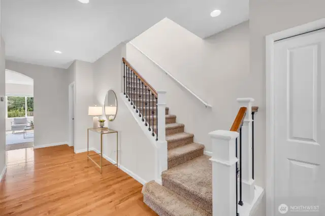 Beautiful entry & landing