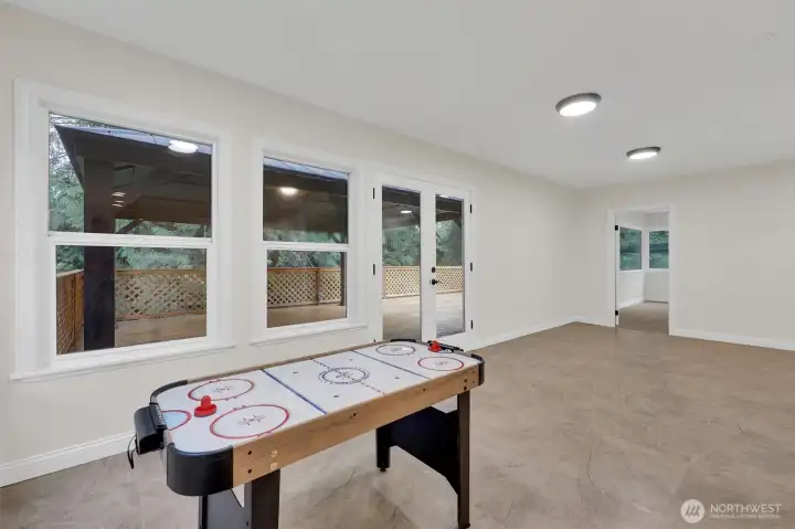 Bonus room ready to adapt—media room, play space, gym, or guest suite!