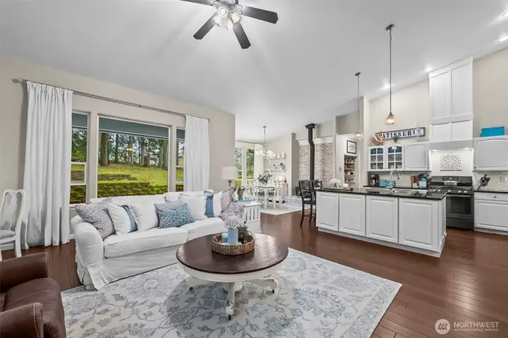 Vaulted Ceilings in Greatroom