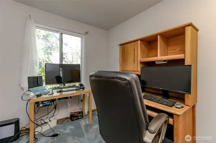 1st bedroom or office