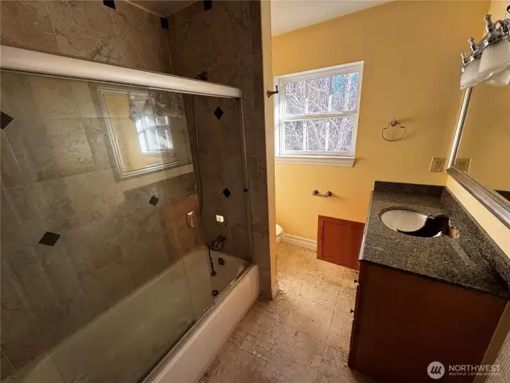 Full Bath (2nd Floor)