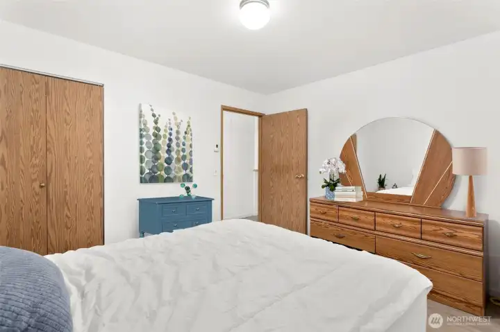 Nicely sized bedroom. The bathroom is right across the hall.