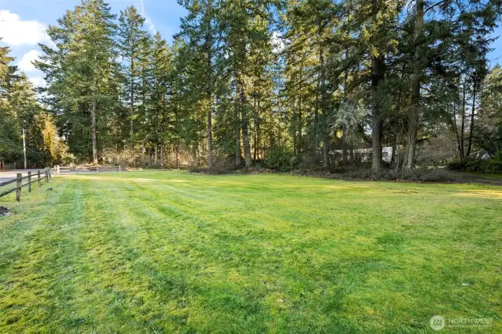 Large front pasture area!
