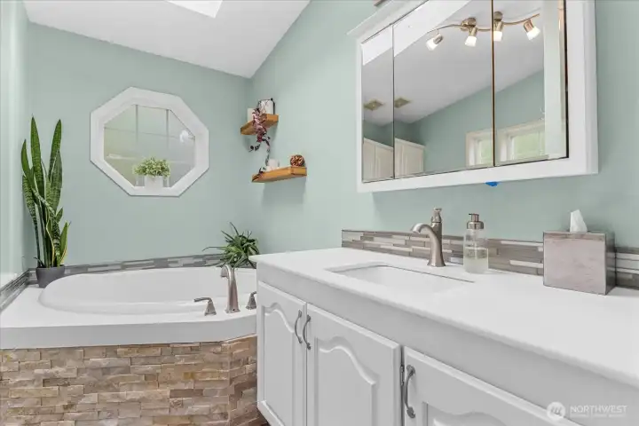 Primary bath with soaking tub