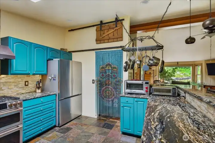 Walk in pantry to store all your kitchen necessities.