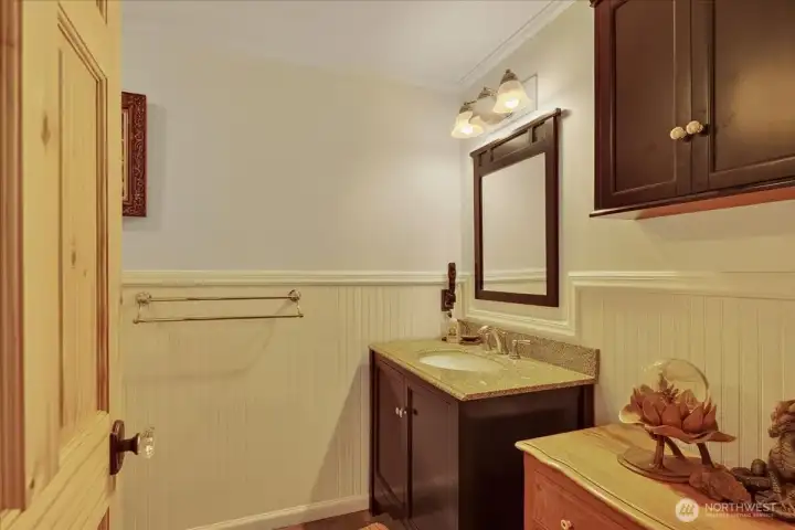 Full guest bathroom