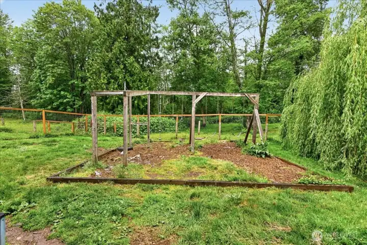 Wood swing set
