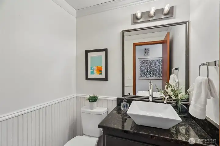 Main level bath